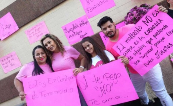 Protestan contra feminicidio y maltrato a la mujer