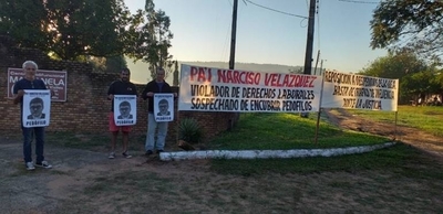 HOY / Protesta contra rector de UCA por despidos y supuesta protección a pedófilo