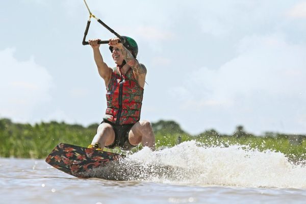 Torneo promueve el crecimiento del Wakeboard
