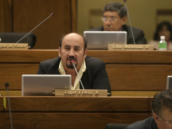 Diputado Ortiz pide anular juicio político contra ministro Garay Zuccolillo