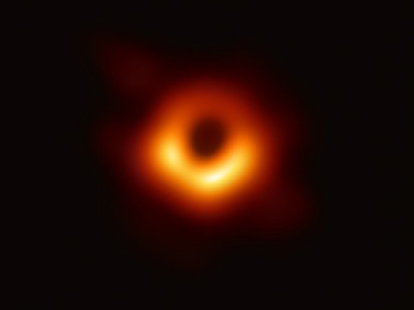 Científicos desvelan la primera imagen de un agujero negro
