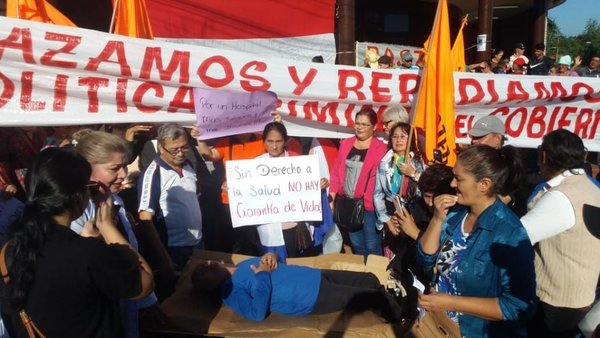 CDE: exigen insumos y medicamentos | Paraguay en Noticias