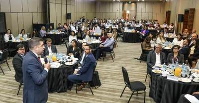 Exponen sobre modernización y simplificación tributaria - ADN Paraguayo