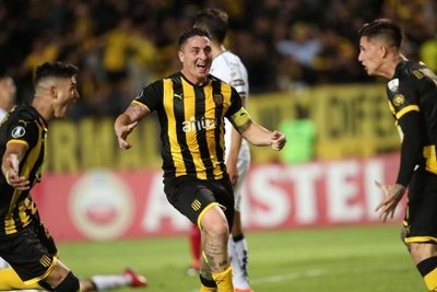Rodríguez acerca a Peñarol y hunde a Liga - Deportes - ABC Color
