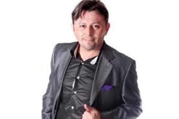 Héctor Ramos escribirá libro sobre modelos que pasaron por su agencia