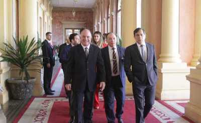 Presidente respalda ley que fomentará el acceso a la vivienda para la clase media | .::Agencia IP::.