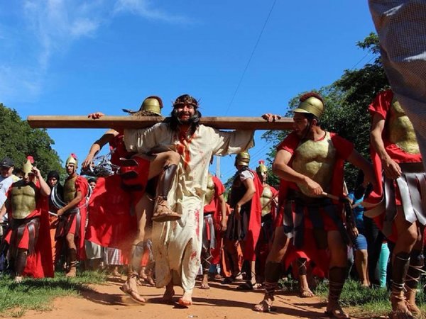 Invitan a vía crucis que termina en un cerro de Atyrá