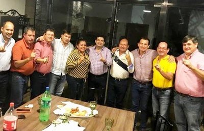 Elecciones CDE: El clan Zacarías sigue vivito y coleando, afirman - 730am - ABC Color