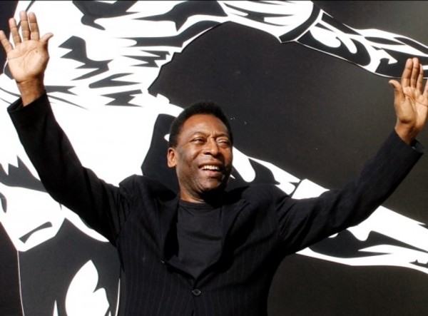 Pelé recibe reconocimiento de la Conmebol