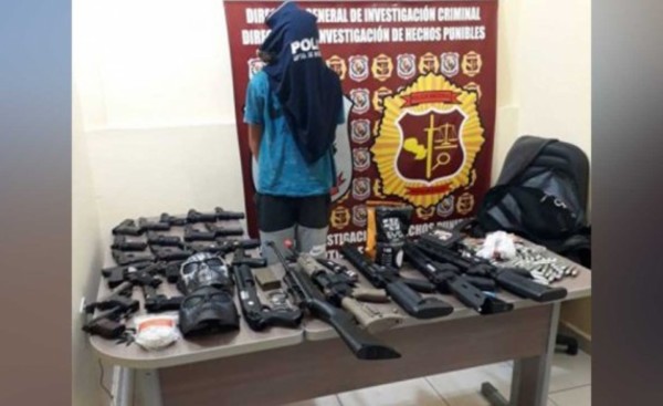"Free Fire" de 14 años detenido con casi 30 armas