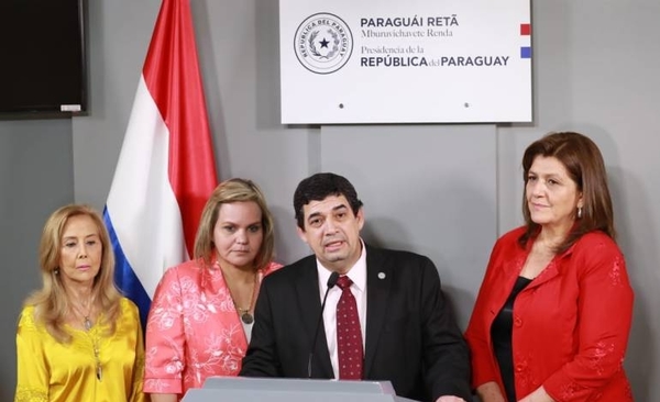 HOY / Ejecutivo pide cambio de ley militar para desactivar lío por amamantar en el cuartel
