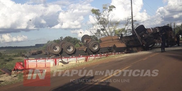 CAMIÓN DE GRAN PORTE VOLCÓ EN RUTA GRANEROS EN EL CRUCE SAN BENITO ALTO VERÁ.