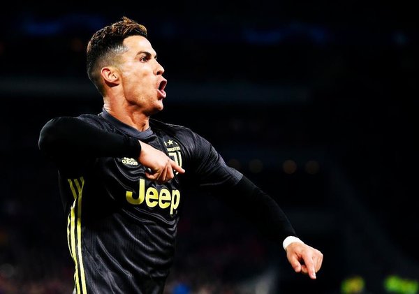 Juventus empata en Holanda y apunta a la revancha