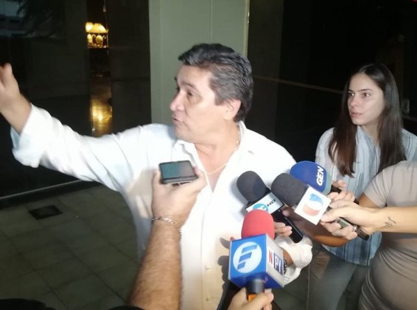 ¿Reunión secreta a favor del contralor García? | Paraguay en Noticias