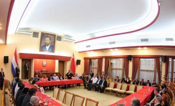 HOY / Legisladores de ANR dan primer paso para unificar posiciones sobre "los grandes temas"