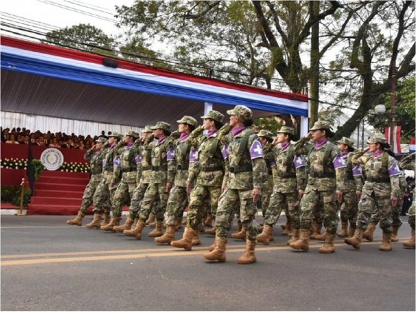 Presentan proyecto para protección de mujeres militares en embarazo o lactancia