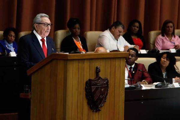 Castro pidió a los cubanos que se preparen para tiempos económicos difíciles - ADN Paraguayo