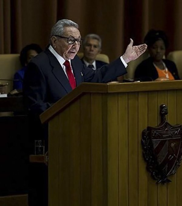Reaparece Raúl Castro en proclama de nueva Constitución cubana | Paraguay en Noticias 