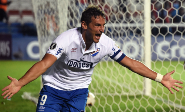HOY / Sigue de cerca a Cerro y madura su clasificación
