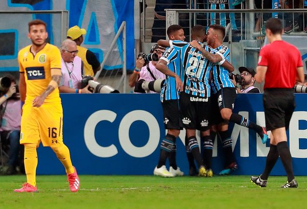 Gremio condena a Central y revive