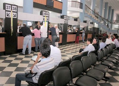 Fisco acusa de evasores a las distribuidoras de bebidas