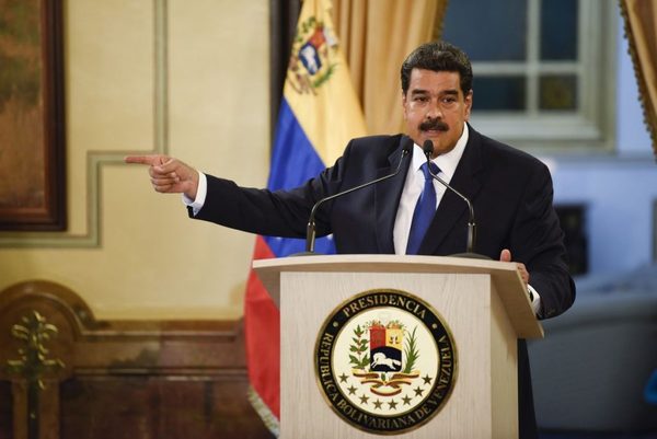 FMI congela U$S400 millones ante el caos