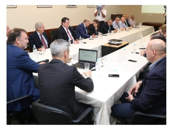 Fisco arremete contra distribuidoras de bebidas y habla de bajo aporte