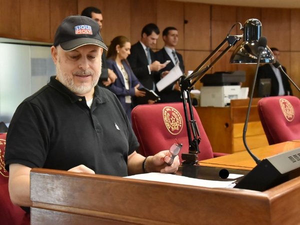 Los senadores deciden hoy si sancionan o no a Payo Cubas
