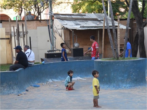 Emplazan a ocupantes a abandonar emblemática plaza Juan de Salazar