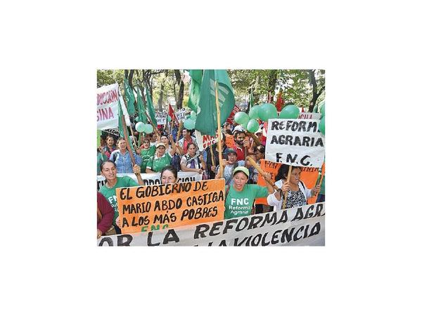 Contrabando frustra venta de horticultores, denuncian