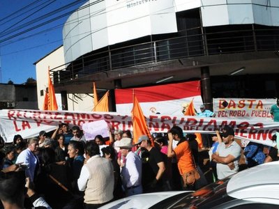 En CDE reclaman infraestructura e insumos para el Hospital Regional