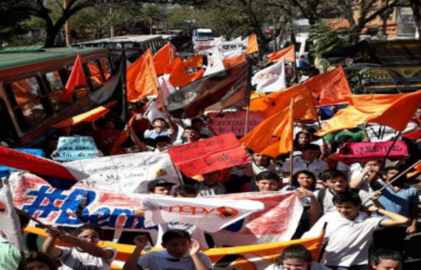 "Salimos a las calles porque no tenemos docentes", afirma dirigen ...