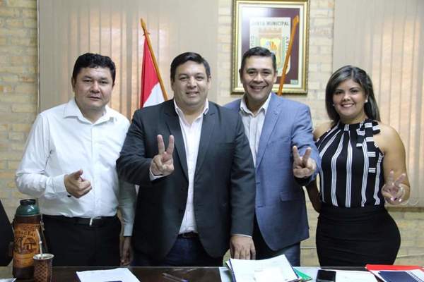 Javier Bernal se vengó tras el desprecio de Tekojoja a la senadora Zulma Gómez