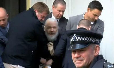 Julian Assange, fundador de WikiLeaks, arrestado por la policía de Londres en embajada de Ecuador