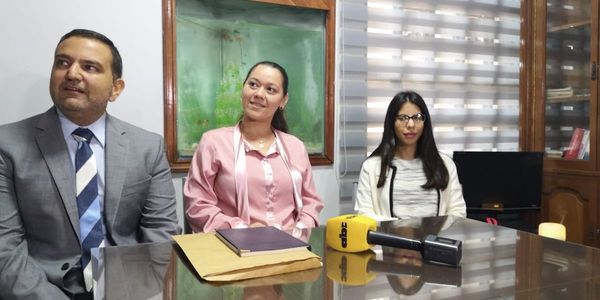 Niega ser “niñera de oro” y admite haber cobrado doble remuneración