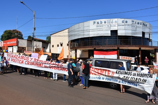 Usuarios y médicos piden un hospital de complejidad en CDE - ADN Paraguayo