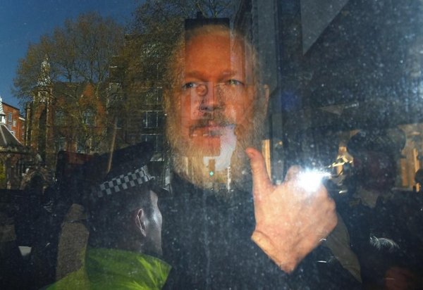 Assange, controvertido paladín de la transparencia perseguido por EE.UU. | Paraguay en Noticias