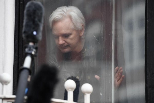 EE.UU. acusa a Assange por piratería informática | Paraguay en Noticias