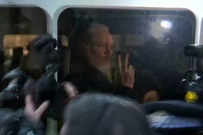 Juez declara culpable a Assange por violar libertad condicional - Internacionales - ABC Color