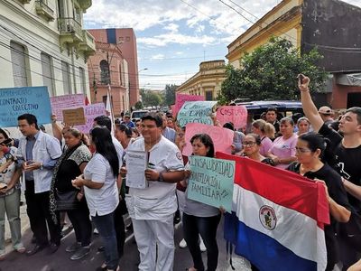 Trabajadores del Hospital de Clínicas reclaman beneficios
