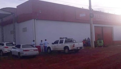 Detienen a un policía y dos mujeres por millonario asalto a distribuidora - ADN Paraguayo