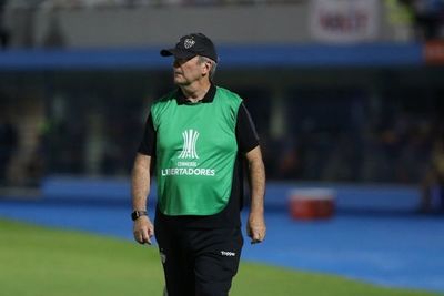 Cerro 'limpió' al técnico de Mineiro