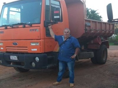 Camionero devolvió dineral que se le cayó a un vendedor de ropas