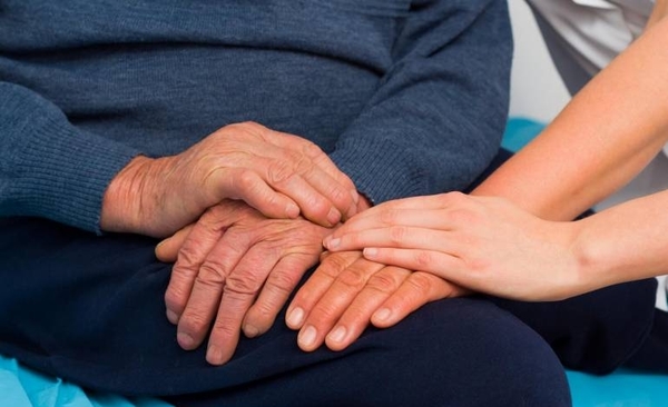 HOY / Enfermedad de Parkinson: por ahora sin cura, solo se ofrece tratamiento paliativo