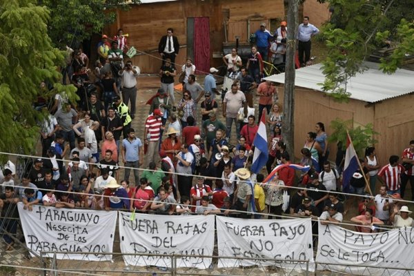 Adherentes de Payo Cubas anuncian escraches - Nacionales - ABC Color