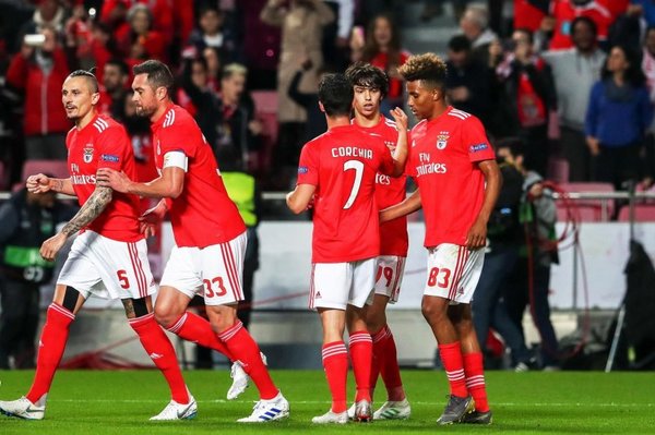 Benfica derrota 4-2 a Eintracht - Deportes - ABC Color