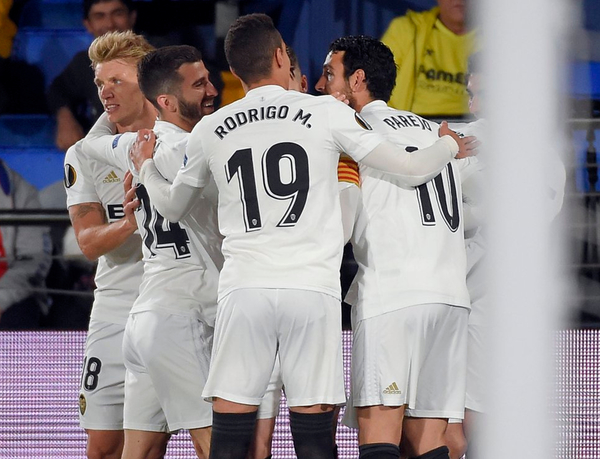 Valencia somete a Villarreal y encamina la serie sobre el final