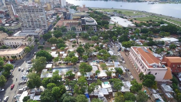 Damnificados no quieren salir de plaza del Cabildo | Paraguay en Noticias