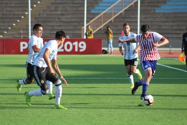 Paraguay cae goleado, pero sigue en zona mundialista