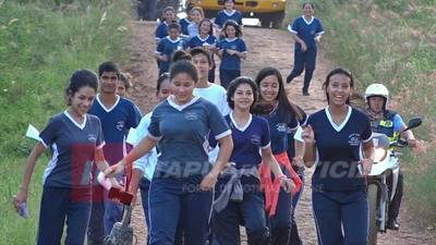 CORRECAMINATA POR LA SALUD Y LA EDUCACIÓN FÍSICA EN CHAIPÉ.